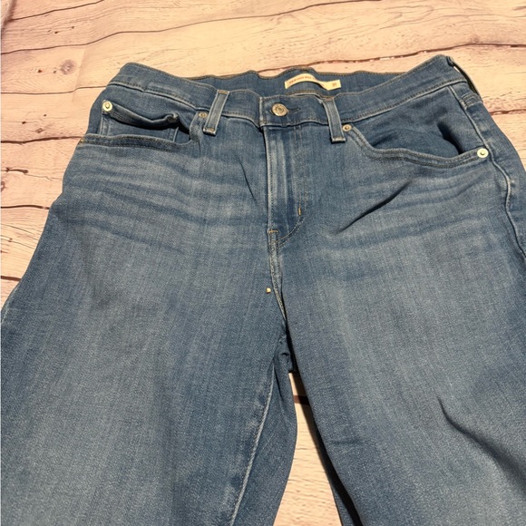 NWOT Levi's Women's Straight Leg Blue Jeans - Picture 3 of 13